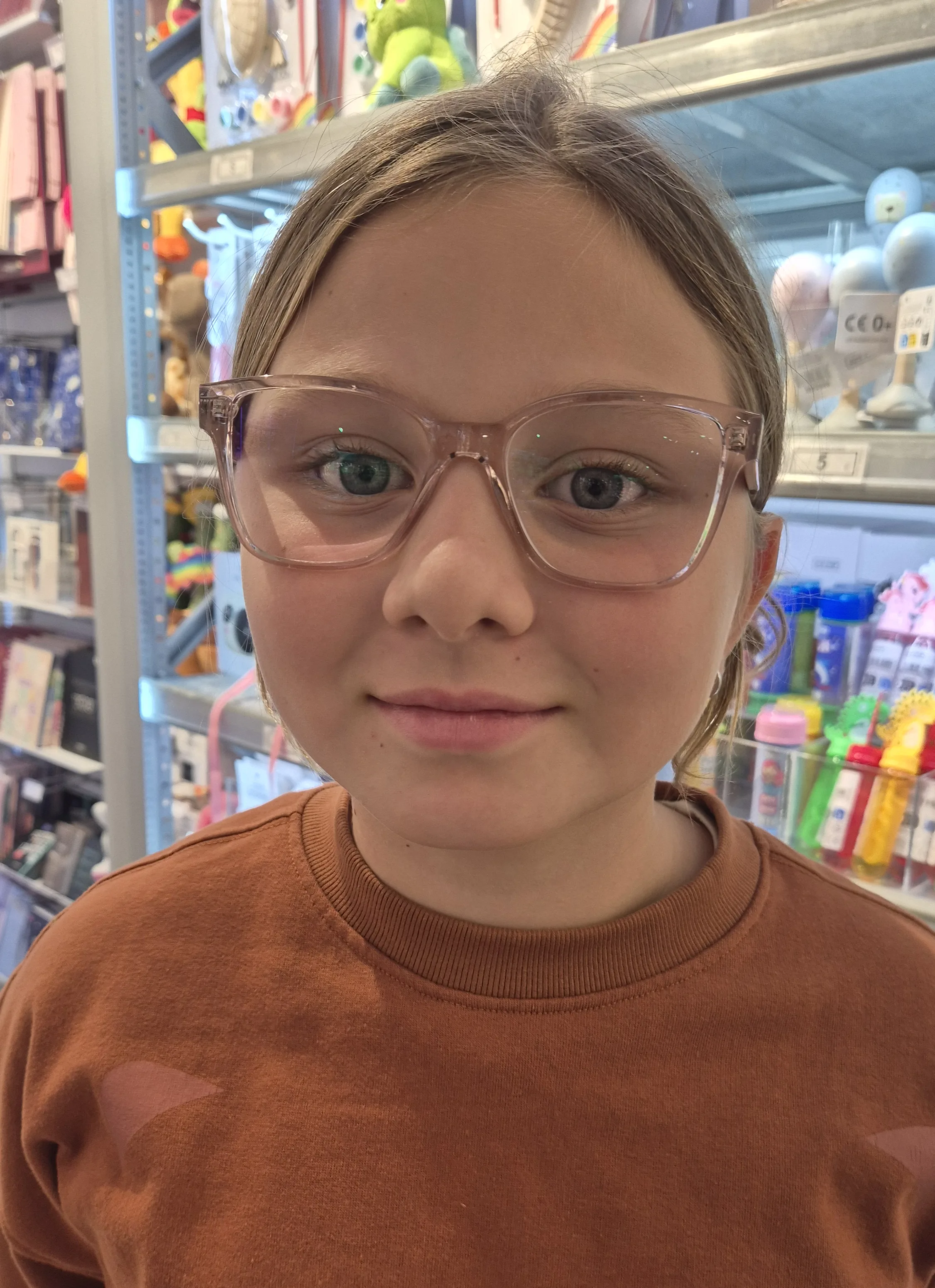 Scarleth with her artwork